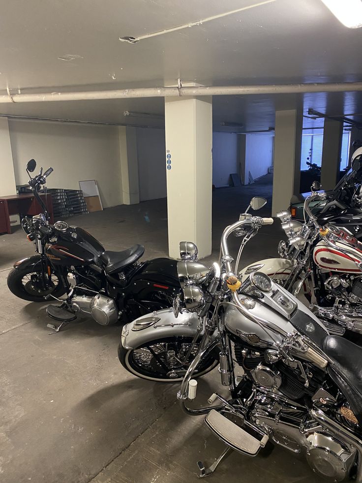 Read more about the article Customize Motorcyle Indonesian Building